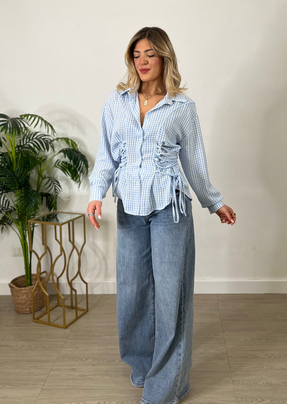 Camicia con laccetti laterali - azzurra