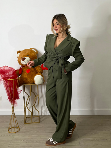 Tailleur blazer crop a portafoglio - verde