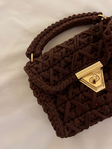 Pochette Mini intrecciata con chiave - marrone